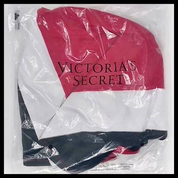 PINK Victoria’s Secret Ultimate Strappy Back Bra - Picture 2 of 3